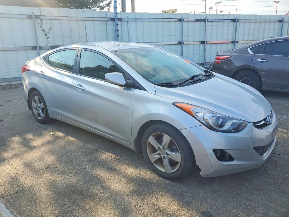 Photo 4 from auction – 2013 HYUNDAI ELANTRA with VIN 5NPDH4AE4DH412779