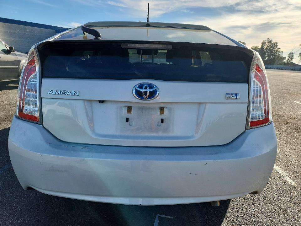 Photo 6 from auction – 2015 TOYOTA PRIUS with VIN JTDKN3DU4F1995815
