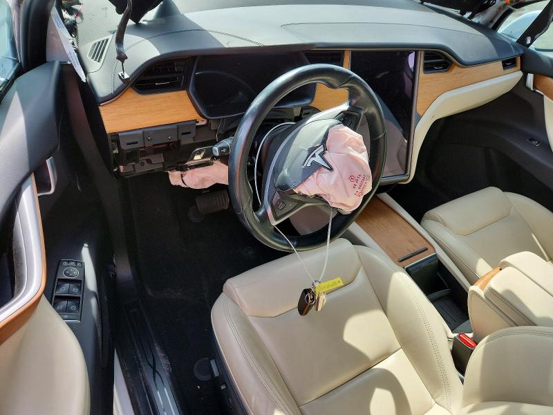Photo 8 from auction – 2021 TESLA MODEL X with VIN 5YJXCDE21MF323679
