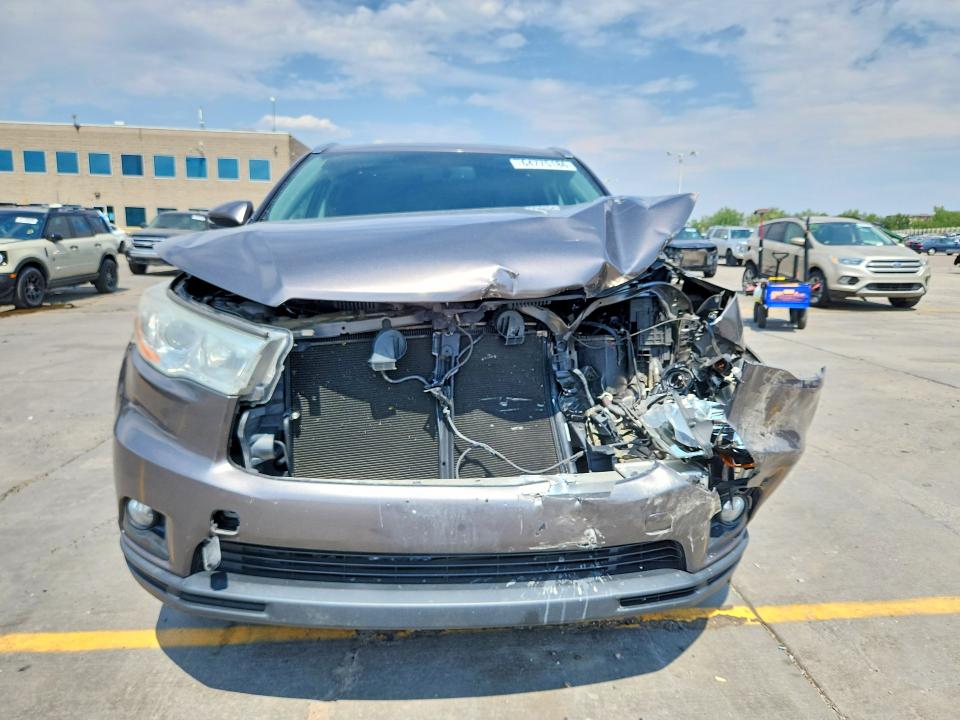Photo 5 from auction – 2014 TOYOTA HIGHLANDER with VIN 5TDJKRFH1ES040625