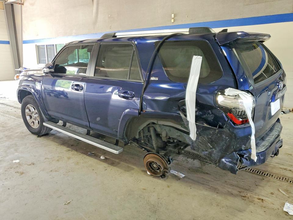 Photo 2 from auction – 2020 TOYOTA 4RUNNER with VIN JTEBU5JR6L5827544