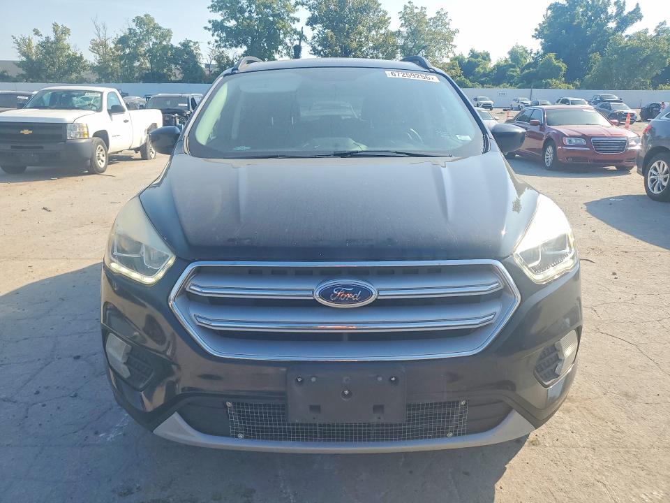 Photo 5 from auction – 2018 FORD ESCAPE with VIN 1FMCU9HD0JUA91418