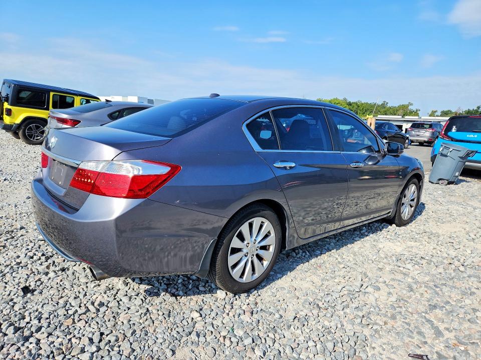 Photo 3 from auction – 2015 HONDA ACCORD with VIN 1HGCR2F81FA188060