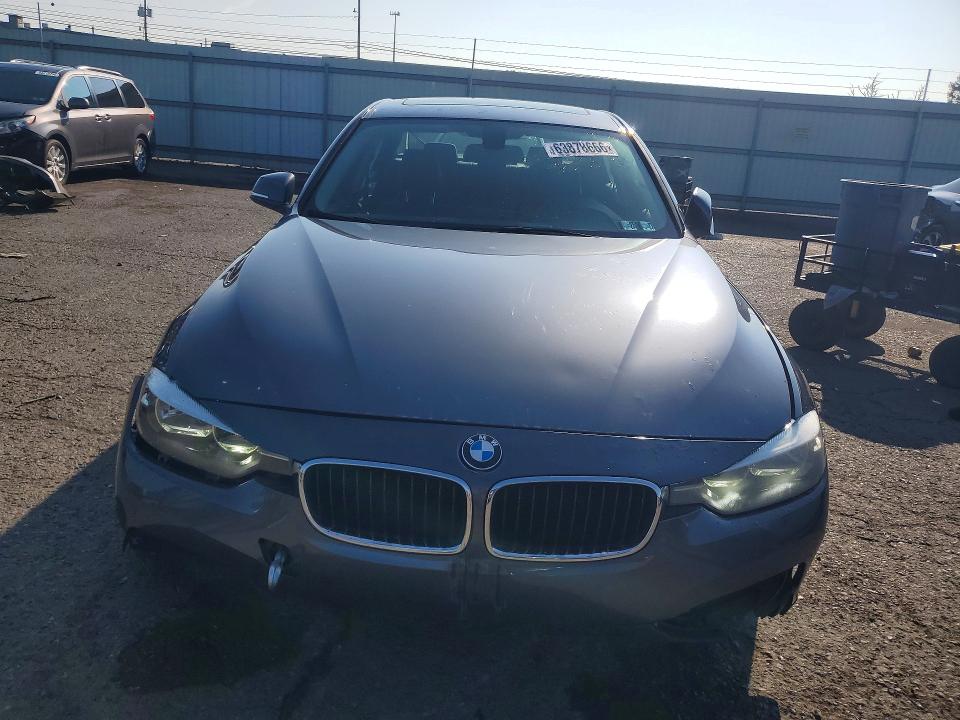Photo 5 from auction – 2017 BMW 320 with VIN WBA8E5G3XHNU45455