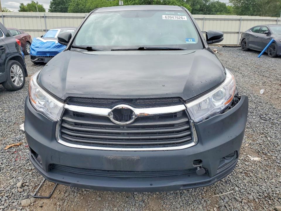 Photo 5 from auction – 2015 TOYOTA HIGHLANDER with VIN 5TDBKRFH9FS191721