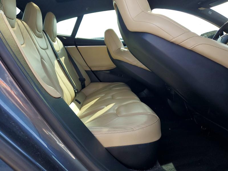 Zdjęcie 10 z aukcji – 2016 TESLA MODEL S z VIN 5YJSA1E15GF174736