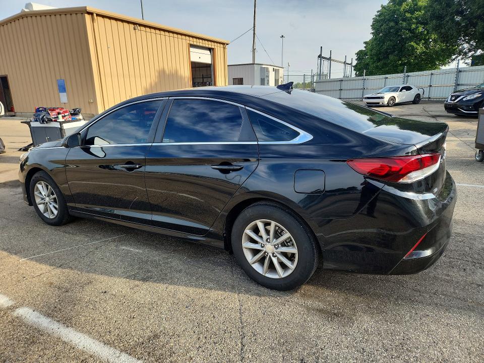 Photo 2 from auction – 2018 HYUNDAI SONATA with VIN 5NPE24AF6JH633052