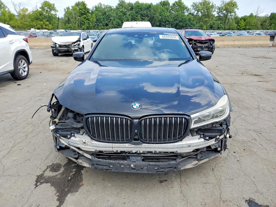 صورة رقم 5 من المزاد - 2017 BMW 750 مع VIN WBA7F2C50HG421913