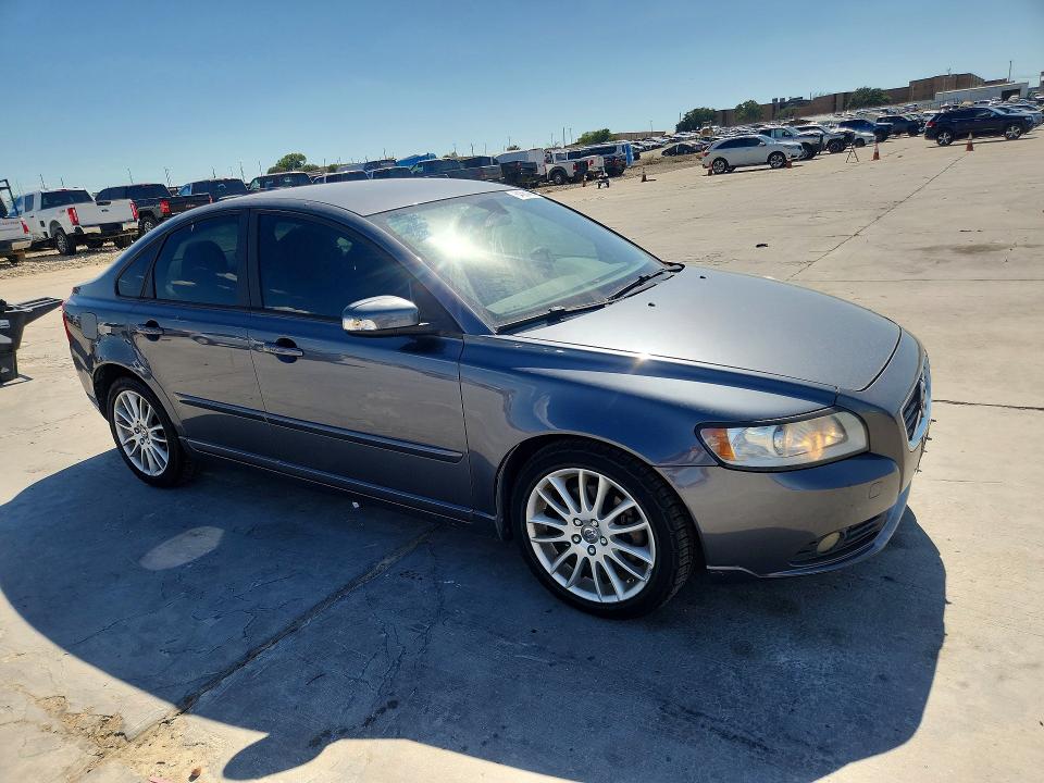 Photo 4 from auction – 2011 VOLVO S40 with VIN YV1672MS1B2549916