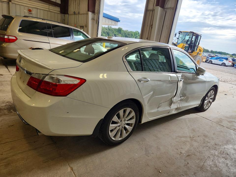 Photo 3 from auction – 2013 HONDA ACCORD with VIN 1HGCR2F86DA145427