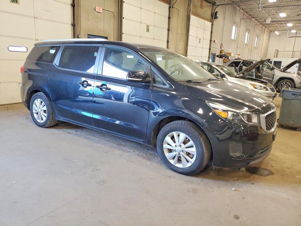 Photo 4 from auction – 2016 KIA SEDONA with VIN KNDMB5C16G6085933