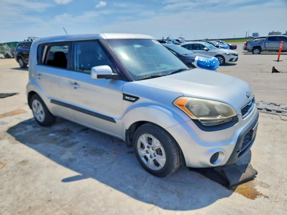 Photo 4 from auction – 2013 KIA SOUL with VIN KNDJT2A52D7510039