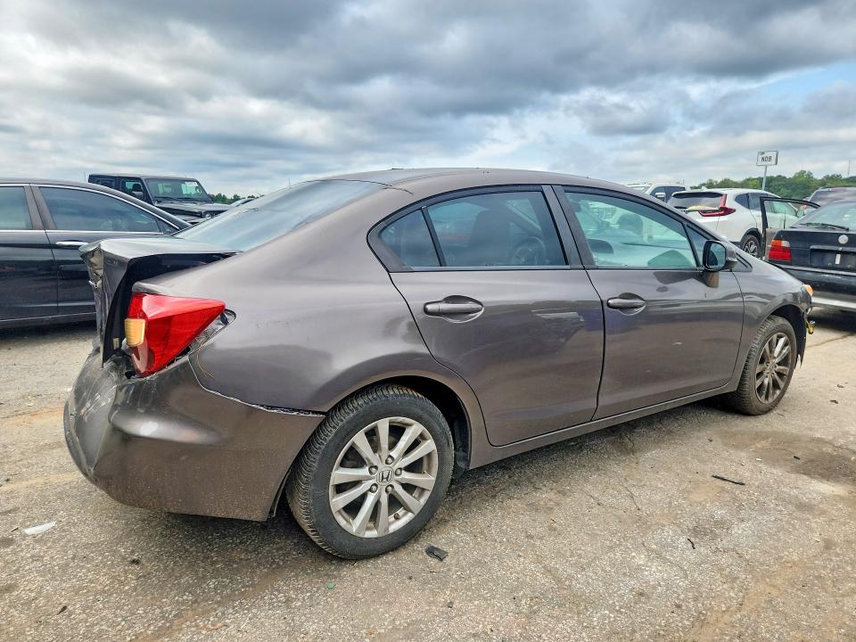 Photo 3 from auction – 2012 HONDA CIVIC with VIN 19XFB2F83CE008487