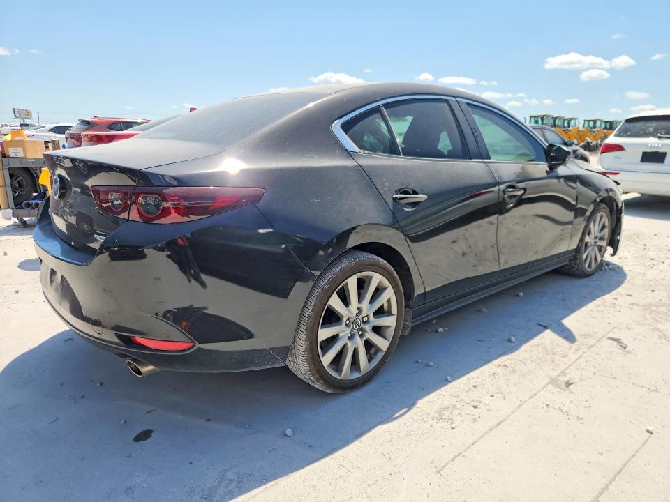 Photo 3 from auction – 2021 MAZDA 3 with VIN JM1BPABL5M1318956