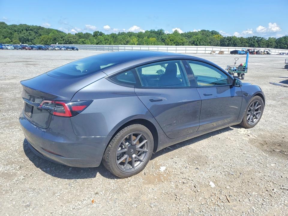 Foto 3 de la subasta – 2021 TESLA MODEL 3 con VIN 5YJ3E1EA5MF016935