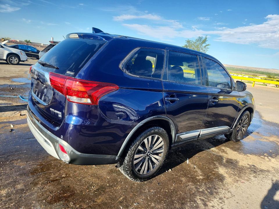 Photo 3 from auction – 2019 MITSUBISHI OUTLANDER with VIN JA4AZ3A3XKZ008698