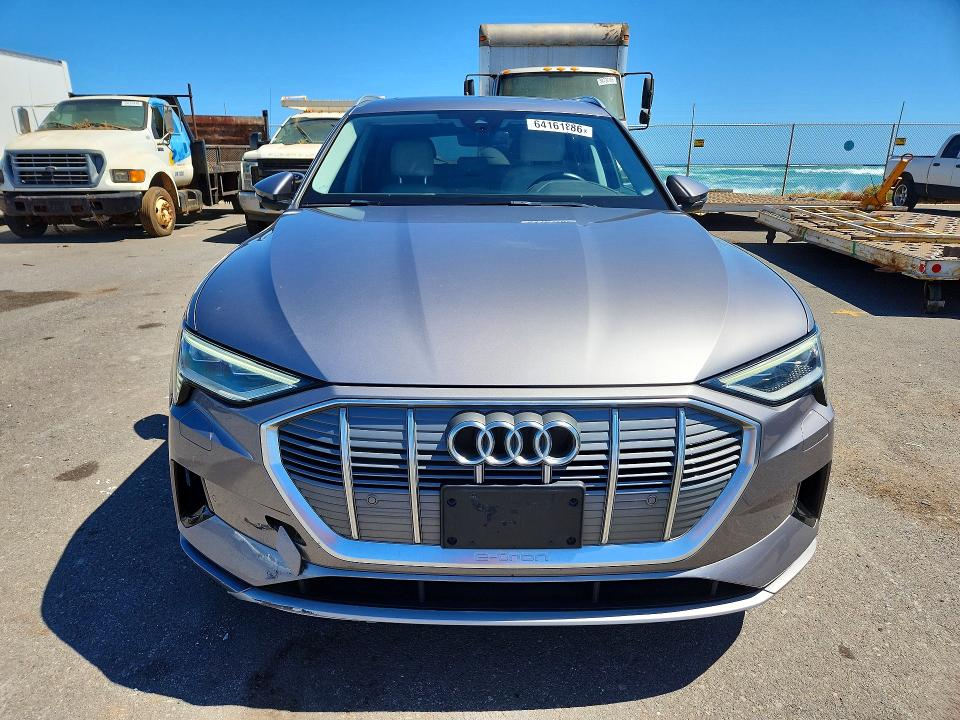 Фото 5 с аукциона – 2022 AUDI E-TRON с VIN WA1AAAGE6NB019330