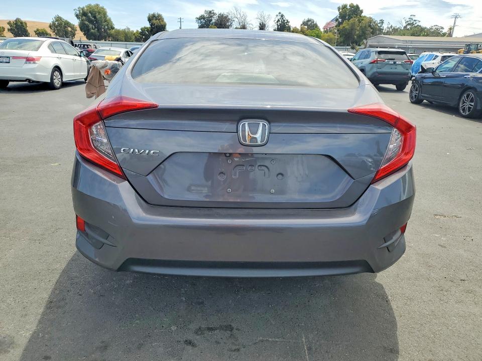 Photo 6 from auction – 2017 HONDA CIVIC with VIN 2HGFC2F58HH524151