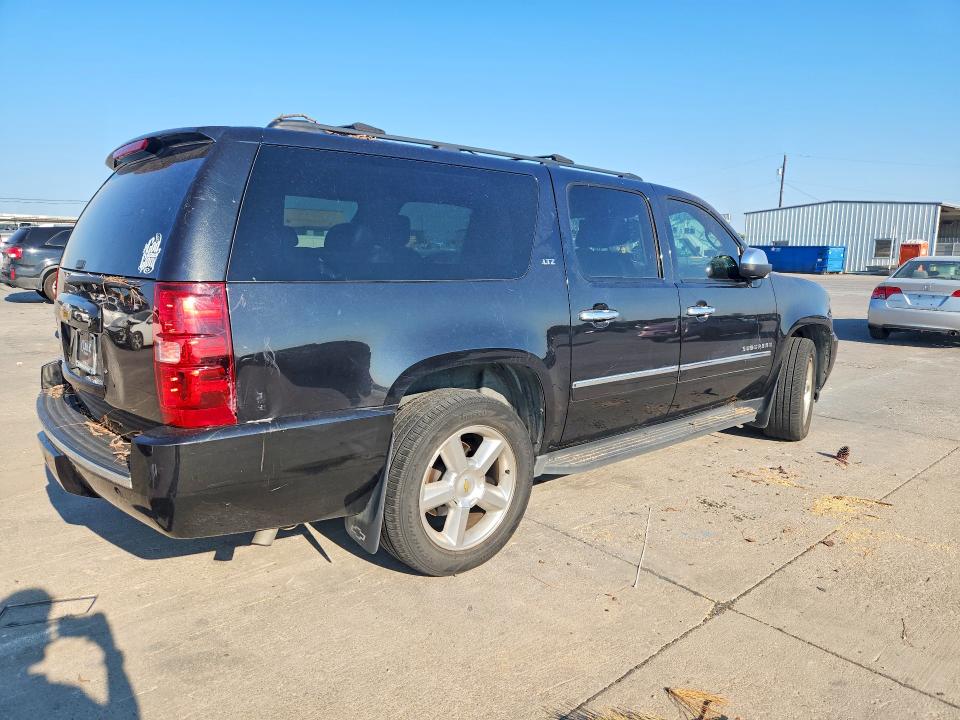 Photo 3 from auction – 2013 CHEVROLET SUBURBAN with VIN 1GNSCKE00DR149179