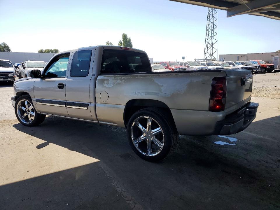 Photo 2 from auction – 2005 CHEVROLET SILVERADO with VIN 1GCEC19X35Z280065