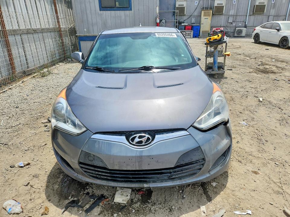 Photo 5 from auction – 2013 HYUNDAI VELOSTER with VIN KMHTC6AD8DU095491