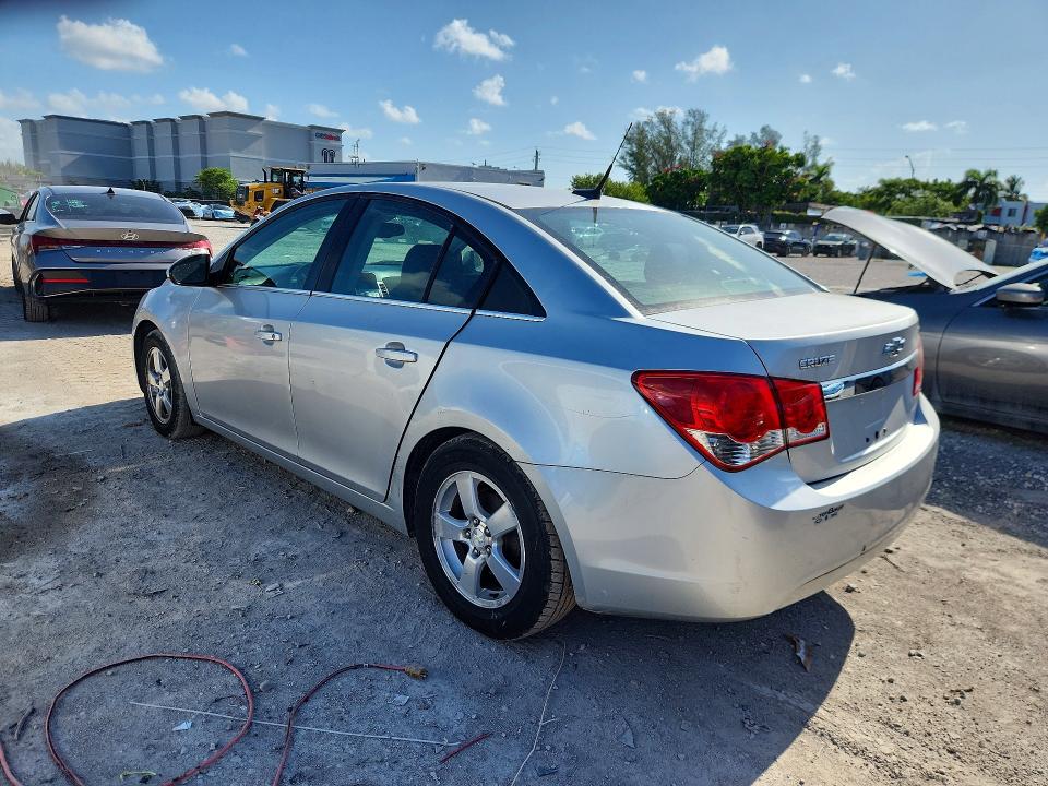 Photo 2 from auction – 2014 CHEVROLET CRUZE with VIN 1G1PC5SB5E7295038