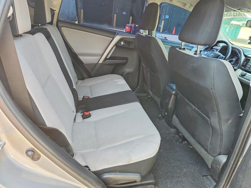 Photo 11 from auction – 2016 TOYOTA RAV4 with VIN 2T3RFREV1GW525847