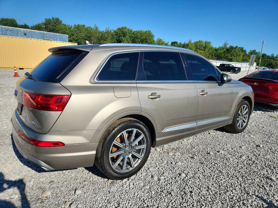 Photo 3 from auction – 2017 AUDI Q7 with VIN WA1LAAF72HD036033