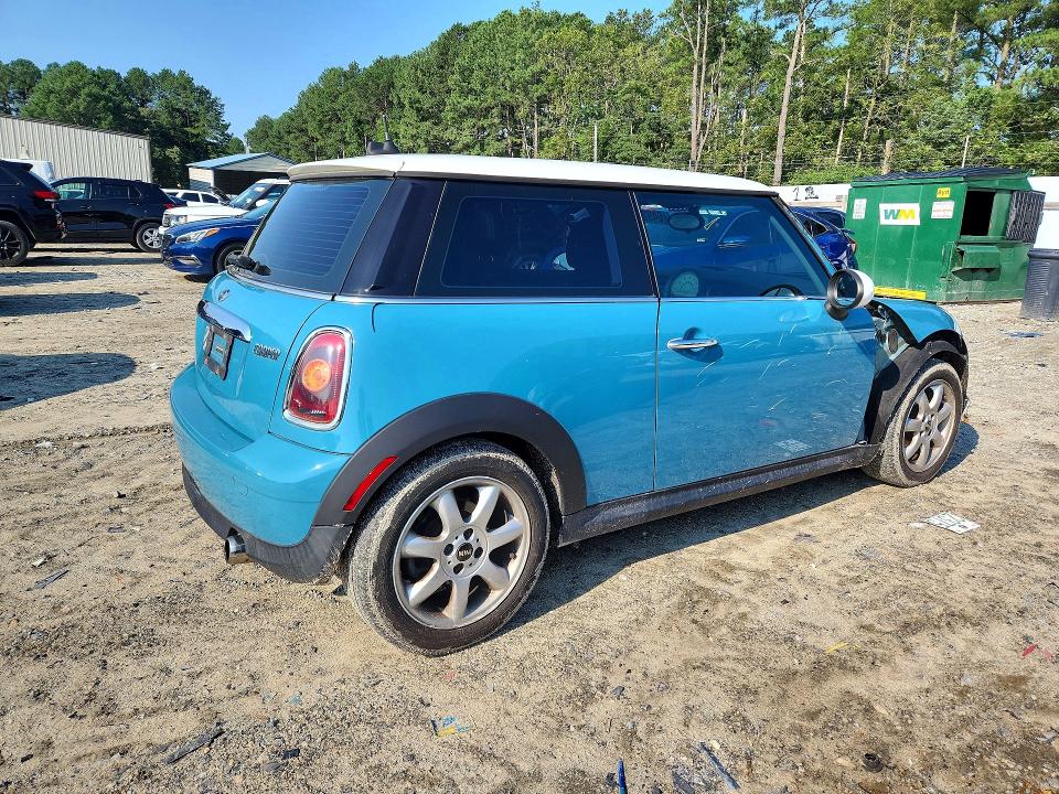 Photo 3 from auction – 2008 MINI COOPER with VIN WMWMF33558TT68190