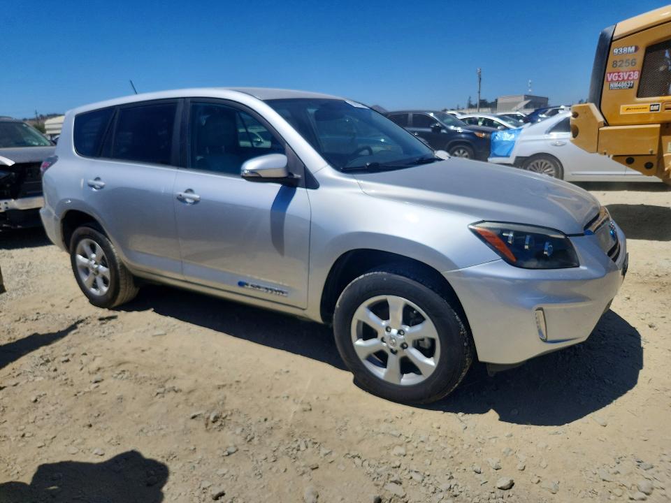 Photo 4 from auction – 2014 TOYOTA RAV4 EV with VIN 2T3YL4DV7EW002418