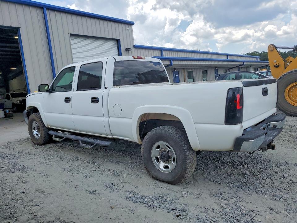 Photo 2 from auction – 2004 CHEVROLET SILVERADO with VIN 1GCHC231X4F149982