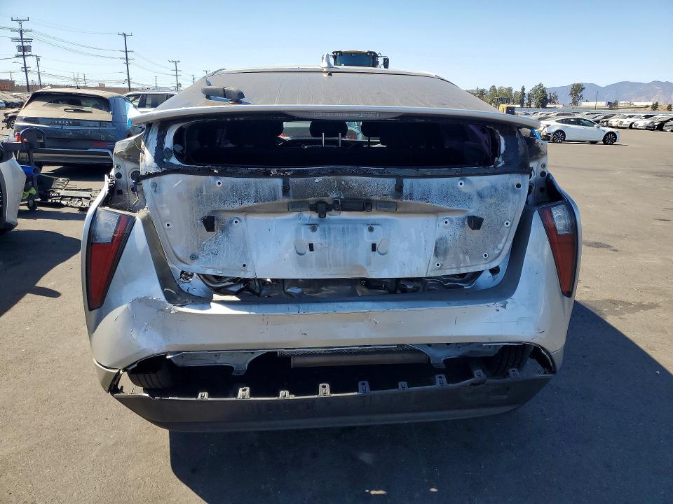 Photo 6 from auction – 2017 TOYOTA PRIUS with VIN JTDKARFU2H3531909