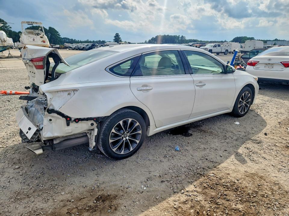 Photo 3 from auction – 2016 TOYOTA AVALON with VIN 4T1BK1EB2GU237834