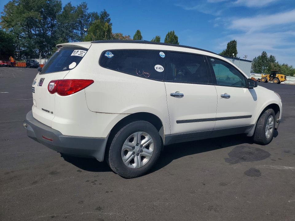Photo 3 from auction – 2012 CHEVROLET TRAVERSE with VIN 1GNKRFED2CJ423746