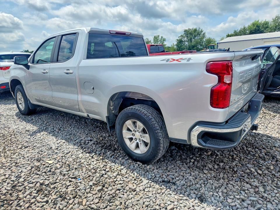 Photo 2 from auction – 2022 CHEVROLET SILVERADO with VIN 1GCRDDED0NZ558366