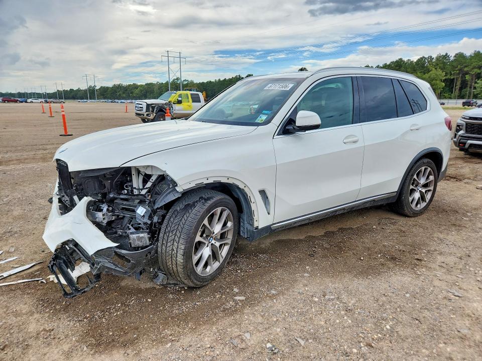 BMW X5 2022 with VIN 5UXCR6C02N9M43656 - Photo from auction