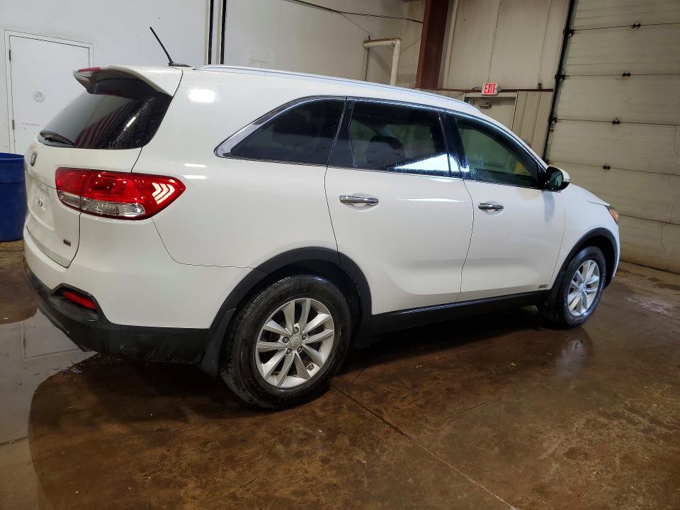 Photo 3 from auction – 2017 KIA SORENTO with VIN 5XYPGDA31HG246667