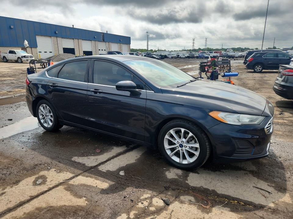 Photo 4 from auction – 2020 FORD FUSION with VIN 3FA6P0HD9LR260937