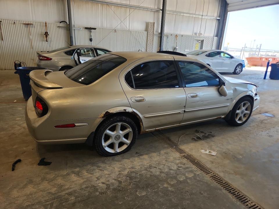 Photo 3 from auction – 2001 NISSAN MAXIMA with VIN JN1CA31D61T606659