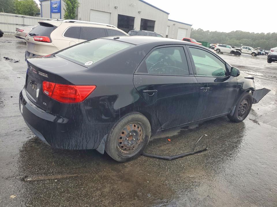 Photo 3 from auction – 2011 KIA FORTE with VIN KNAFU4A28B5451976