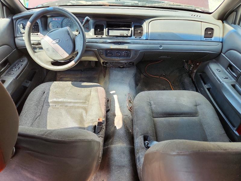Photo 8 from auction – 2005 FORD CROWN VICTORIA with VIN 2FAFP71W55X158558