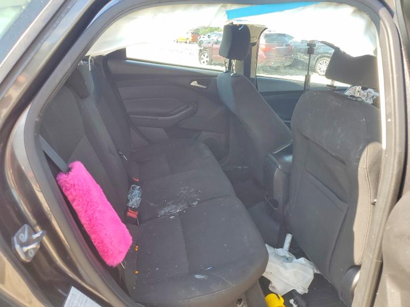Foto 10 de la subasta – 2015 FORD FOCUS con VIN 1FADP3K20FL302060