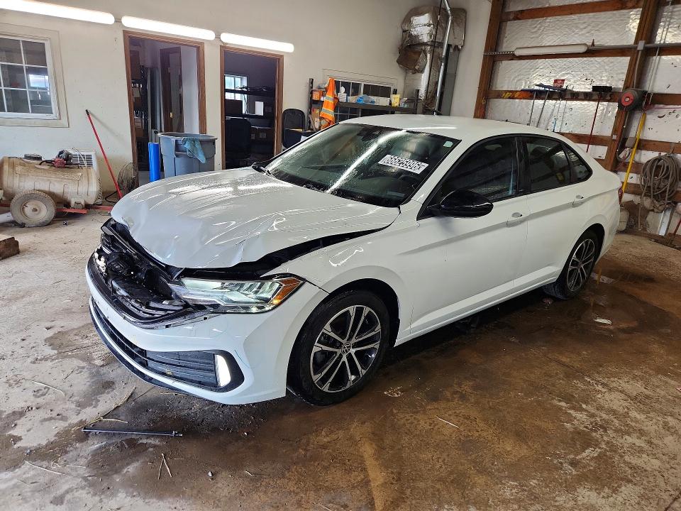 Photo 1 from auction – 2024 VOLKSWAGEN JETTA with VIN 3VWBM7BU0RM072491