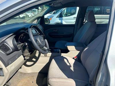 Photo 5 from auction – 2017 KIA SEDONA with VIN KNDMA5C18H6259666