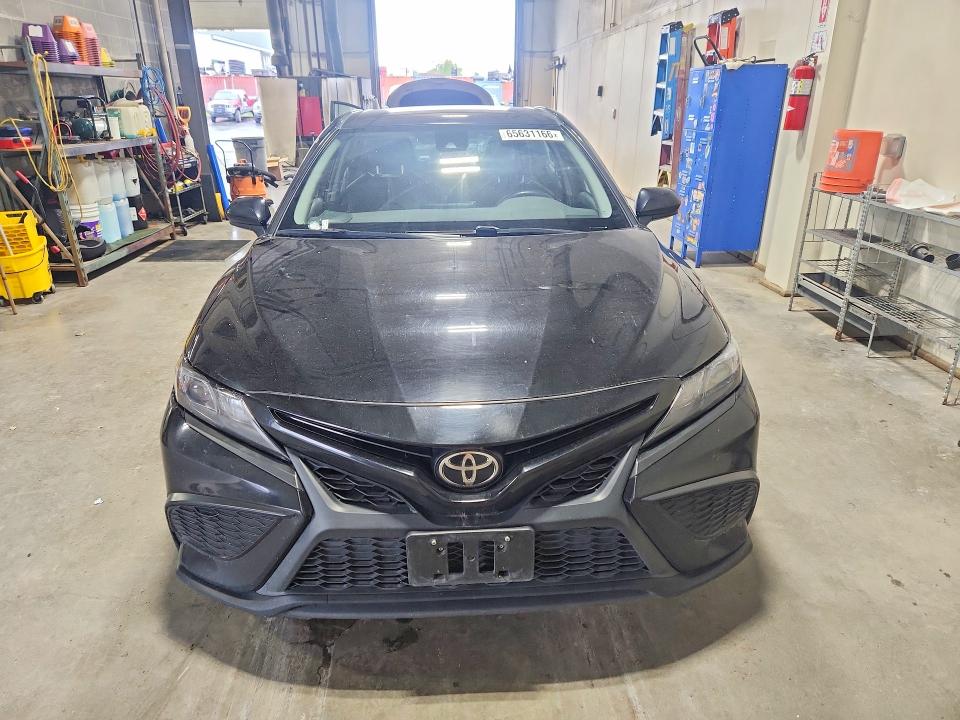 Снимка 5 от търг – 2021 TOYOTA CAMRY с VIN 4T1G11AK1MU578460