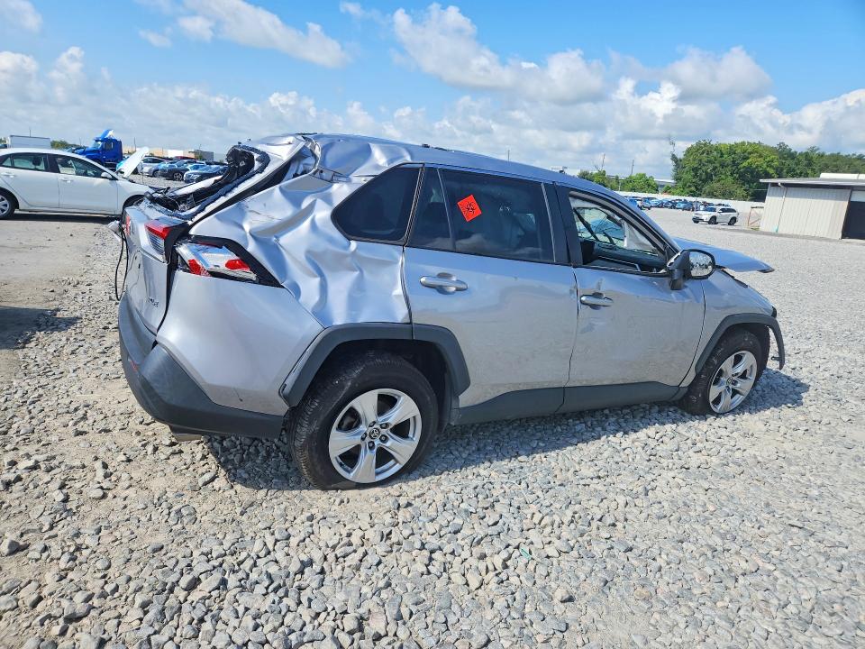 Photo 3 from auction – 2021 TOYOTA RAV4 with VIN 2T3W1RFV2MC164366