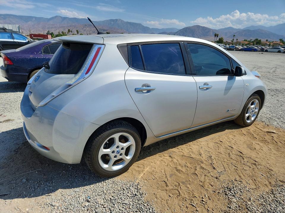 Photo 3 from auction – 2012 NISSAN LEAF with VIN JN1AZ0CP5CT019121