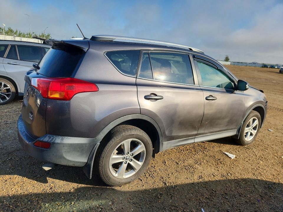 Photo 3 from auction – 2015 TOYOTA RAV4 with VIN 2T3RFREVXFW359309