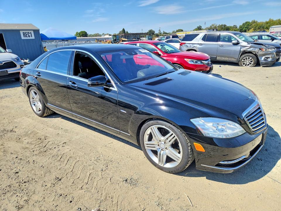 Photo 4 from auction – 2012 MERCEDES-BENZ S with VIN WDDNG7DB6CA448995