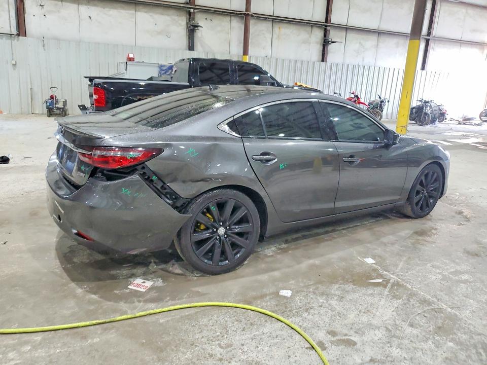 Photo 3 from auction – 2018 MAZDA 6 with VIN JM1GL1WY3J1320689